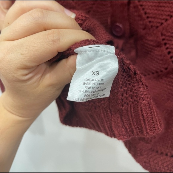 Olive & Oak Open Knit Long Sleeve Button-Back Maroon Sweater Lulu’s XS - Picture 4 of 6